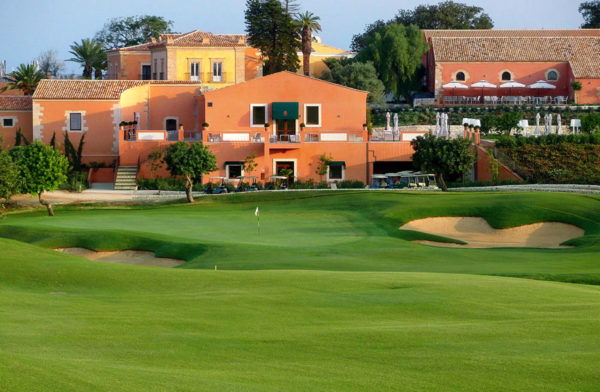 Out-Of-Bounds_Donnafugata_golfbana