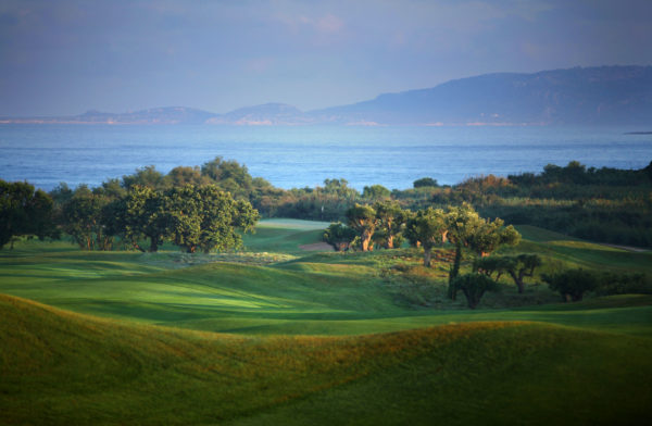 Out-Of-Bounds_Costa-Navarino_golfbana