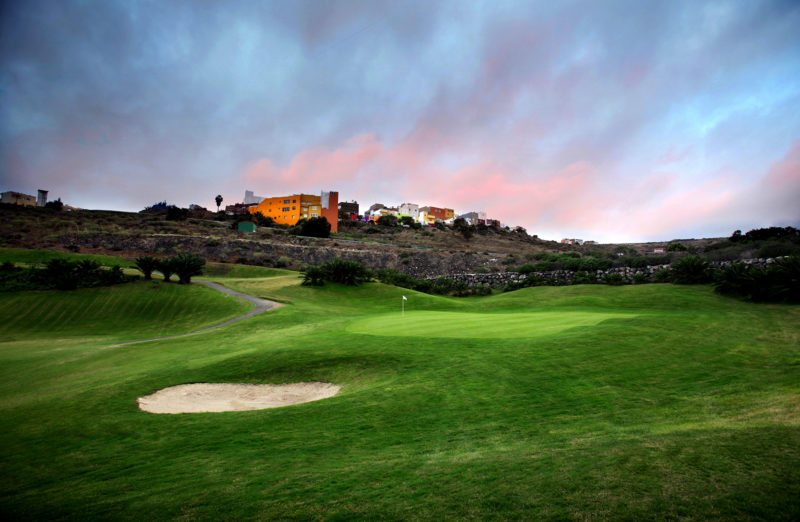 Out-Of-Bounds_ElCortijo_golfbana
