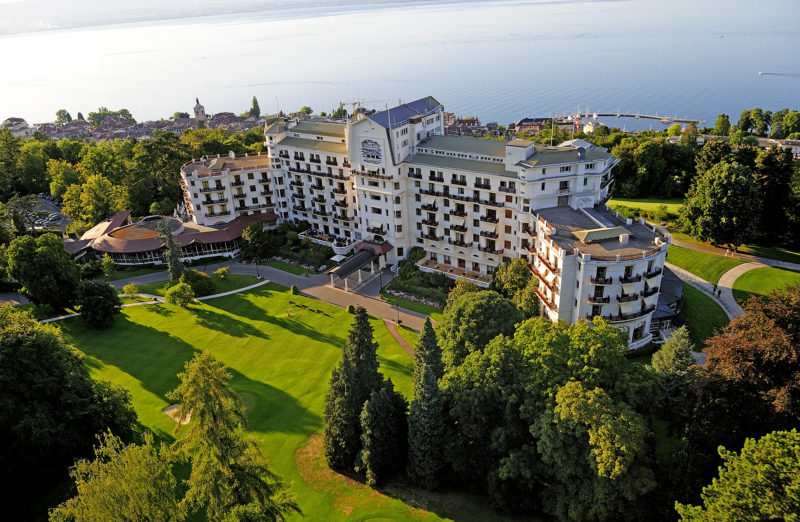 Out-Of-Bounds_Evian_hotell