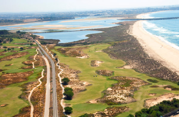 Out-Of-Bounds_Onyria-Palmares_golfbana
