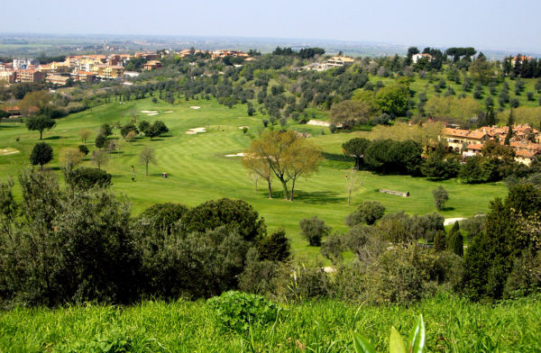 Out-Of-Bounds_Castelgandolfo_golfbana