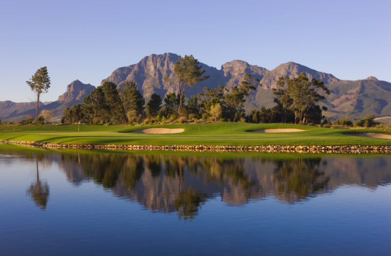 Out-Of-Bounds_Pearl-Valley_golfbana